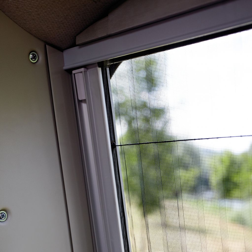 1023x1024yUrTa5QeKunLN