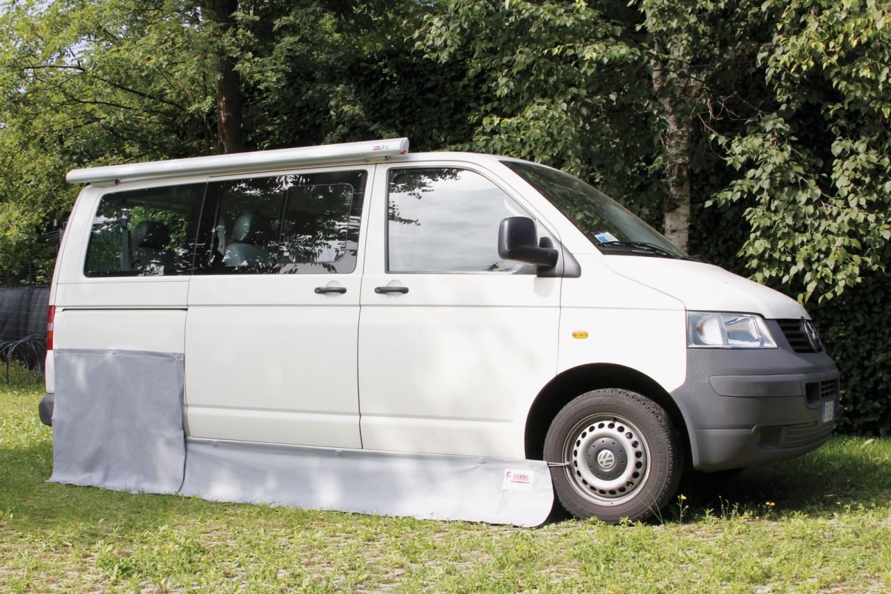 Fiamma® Bodenschürze VW T5 250 x 42 cm ~ 071/218