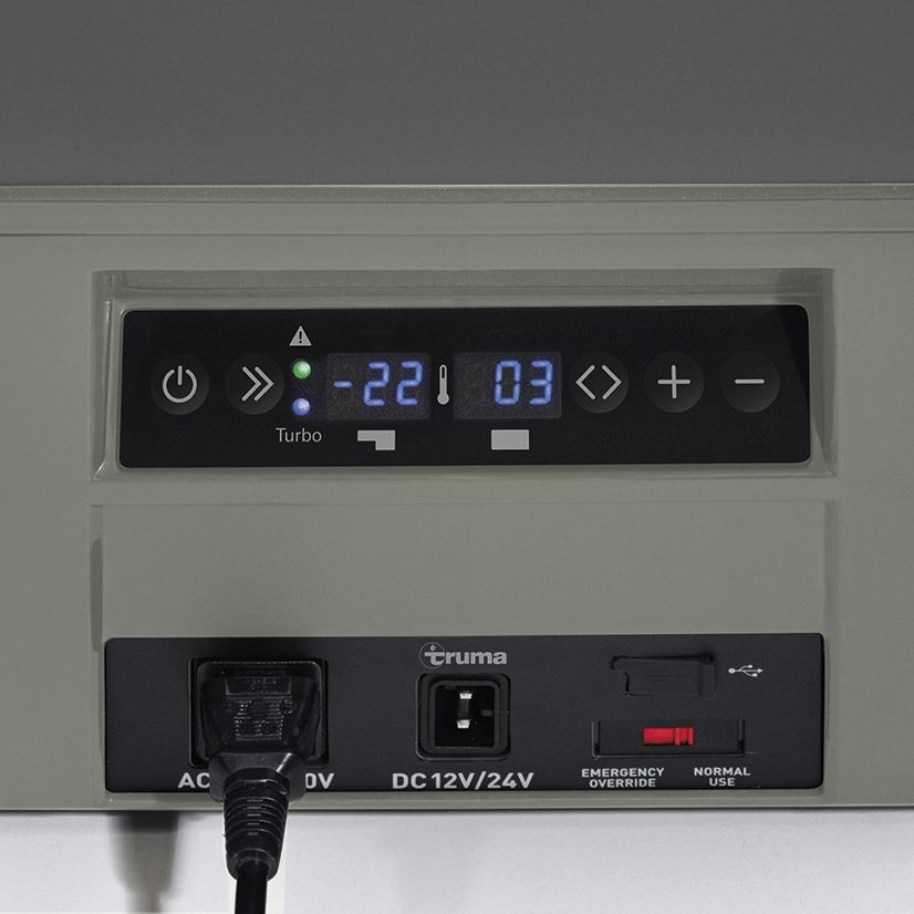 Digital-Display mit Soll- / Ist-Temperaturanzeige und Bedienteil mit Turbofunktion