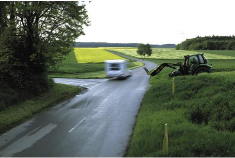 ATC bremst Anhänger sofort autom., Fahrer spürt von der elektr. gesteuerten Korrektur fast nichts