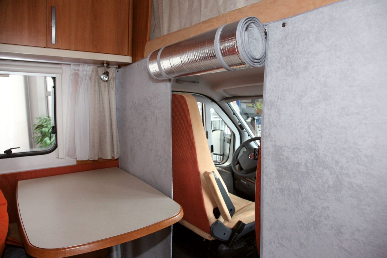 Hindermann® Thermo-Trennvorhang für Reisemobile   ~ 87 119