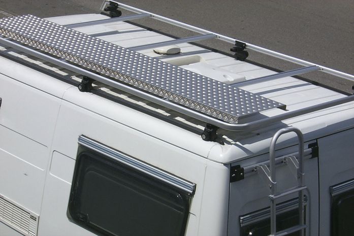 EuroCarry® Begehplanke mit Querträgersystem auf Fahrzeugdach