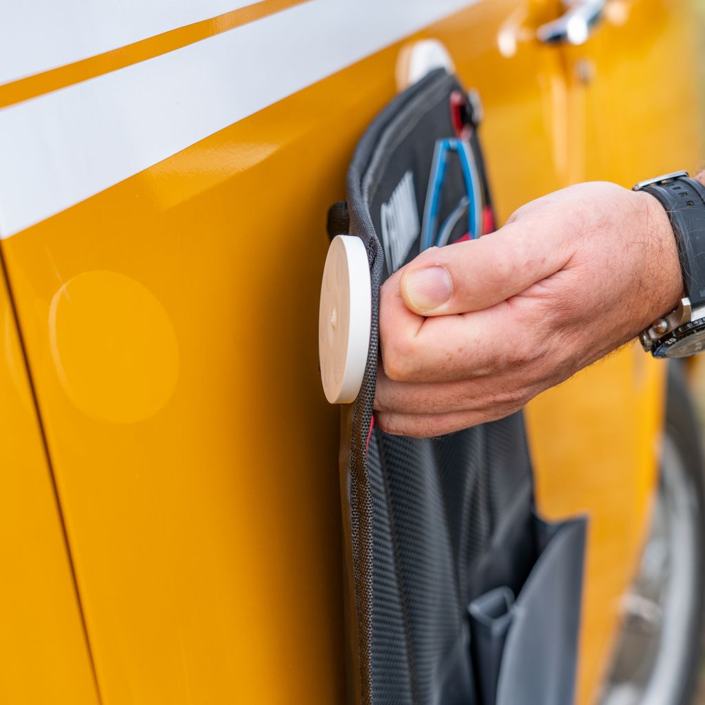 Magnetsystem mit Griff für ein leichtes Ablösen.
